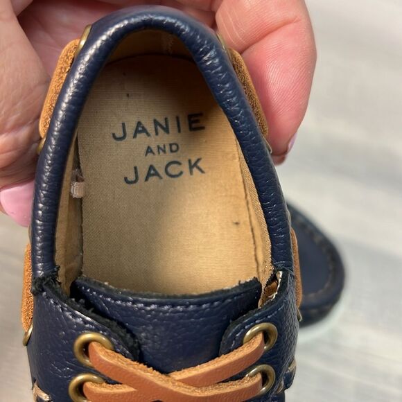 Janie and Jack 100045616 Boy Leather Boat Shoe Navy Blue size 4 NWT - Picture 6 of 8